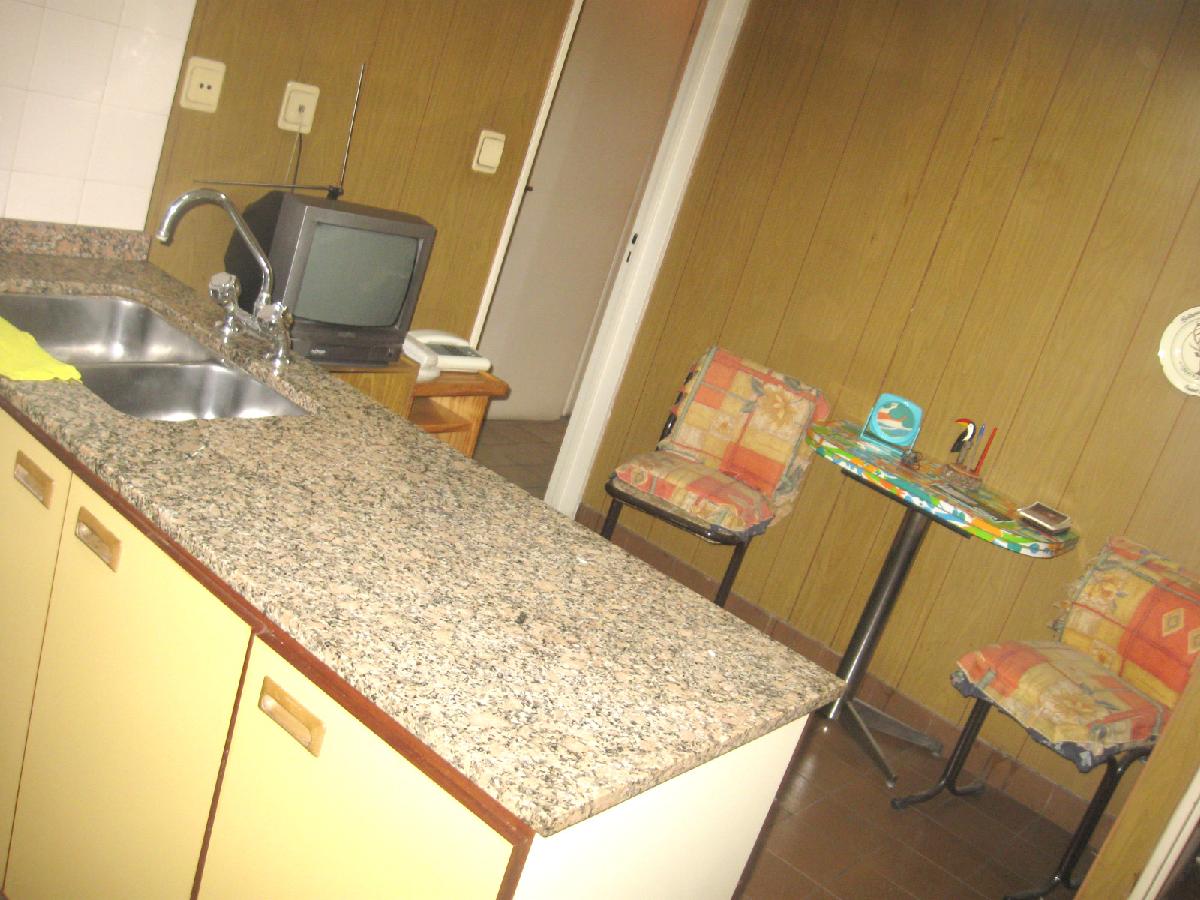 VENTA : : 3 AMB C/DEPENDENCIA : : COCHERA : : CHARCAS 4300 : : U$S 239.000. — foto 3