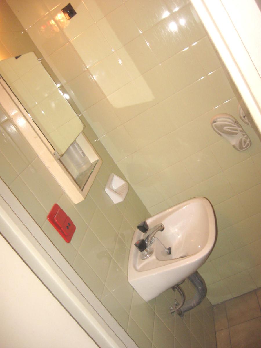 VENTA : : 3 AMB C/DEPENDENCIA : : COCHERA : : CHARCAS 4300 : : U$S 239.000. — foto 12