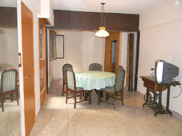 VENTA : : 1 AMB DIVIDIDO : : CHARCAS 4300/1º : : U$S 65000