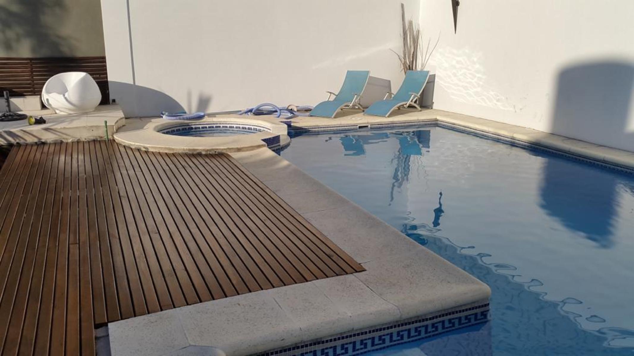 EXCELENTE PROPIEDAD CON PISCINA