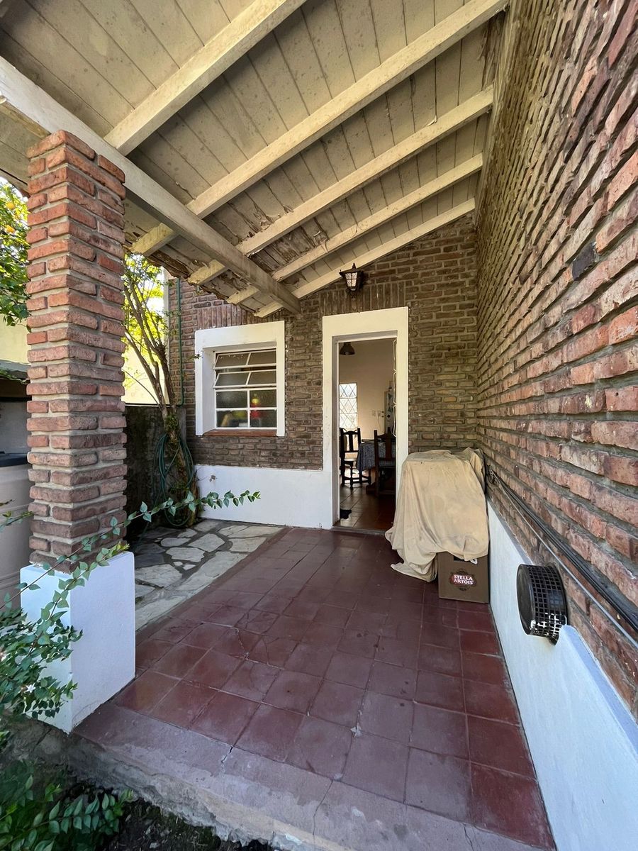 Muy bella casa en esquina en Rivadavia 1200, Temperley — foto 4