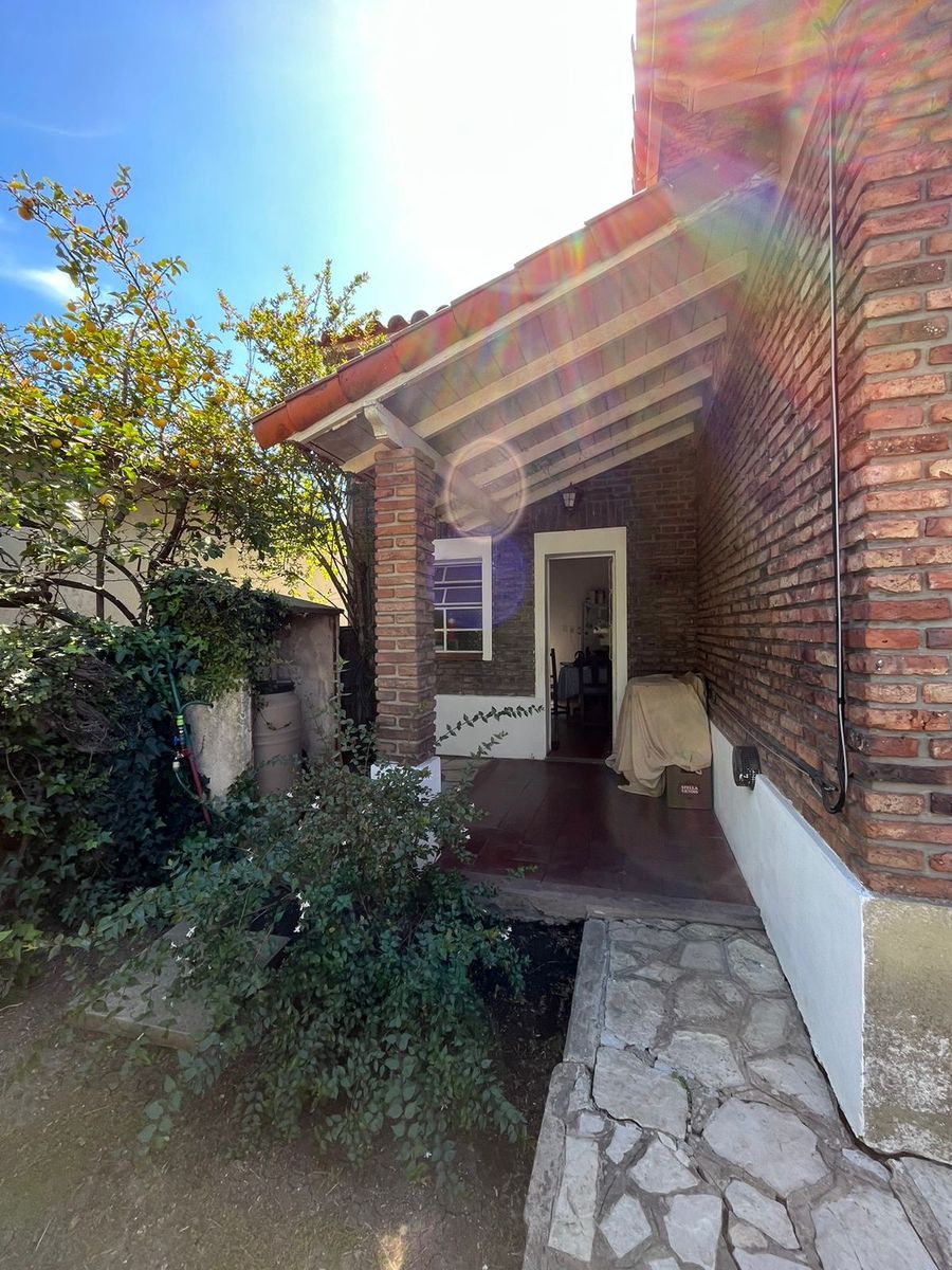 Muy bella casa en esquina en Rivadavia 1200, Temperley — foto 6