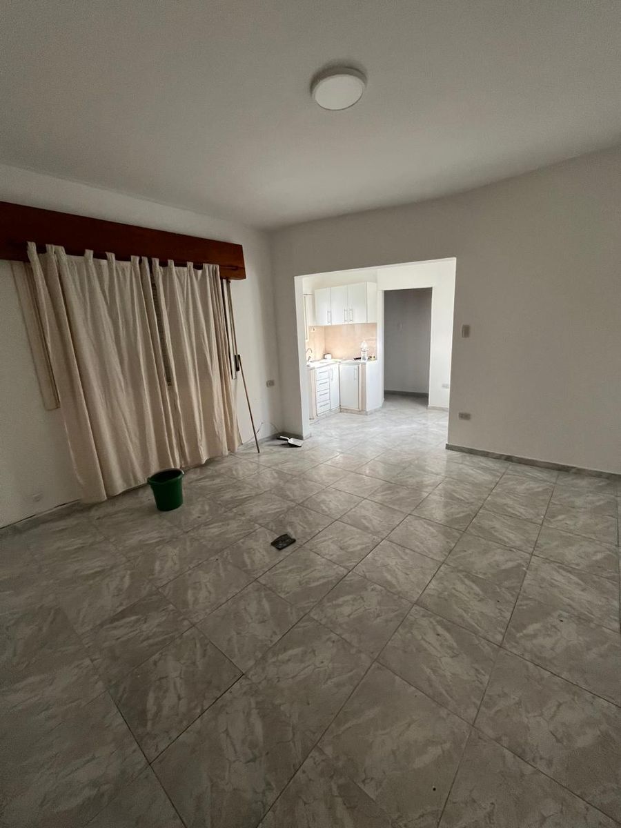 Departamento En Alquiler En Piñeyro - 4