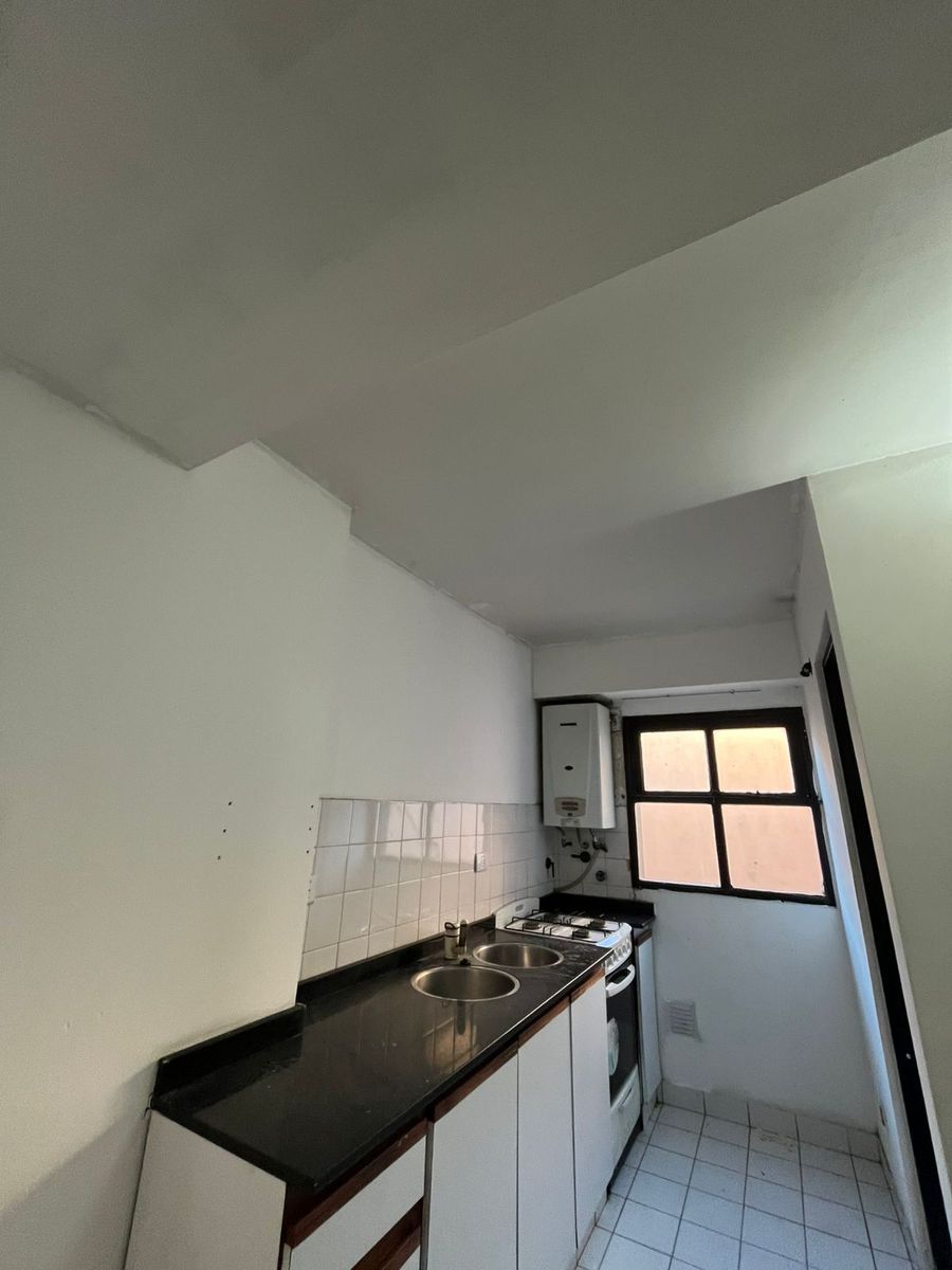 Departamento de dos ambientes con balcón en Piñeyro - 7