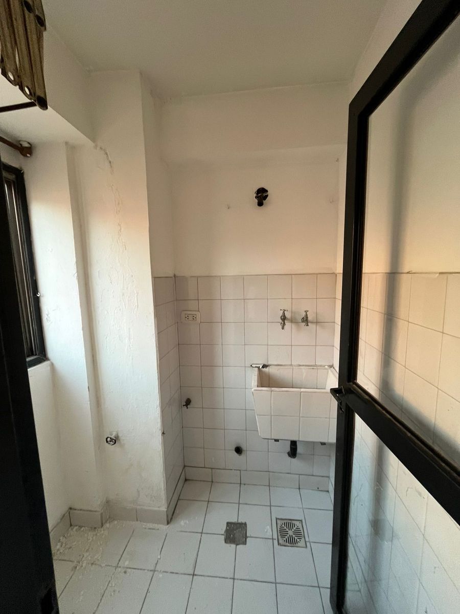 Departamento de dos ambientes con balcón en Piñeyro - 9