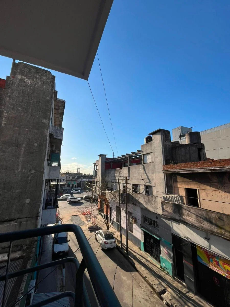 Departamento de Tres Ambientes con Balcón en Piñeyro, Gba Sur - Zonaprop