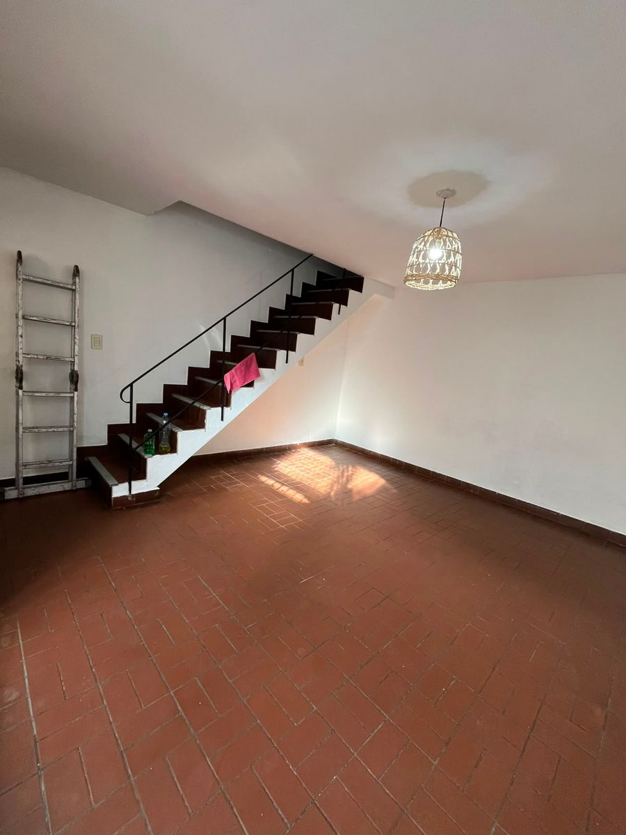 PH Tipo Duplex con Patio en Piñeyro, Cercano a Av Hipólito Yrigoyen, Gba Sur - Zonaprop - 6