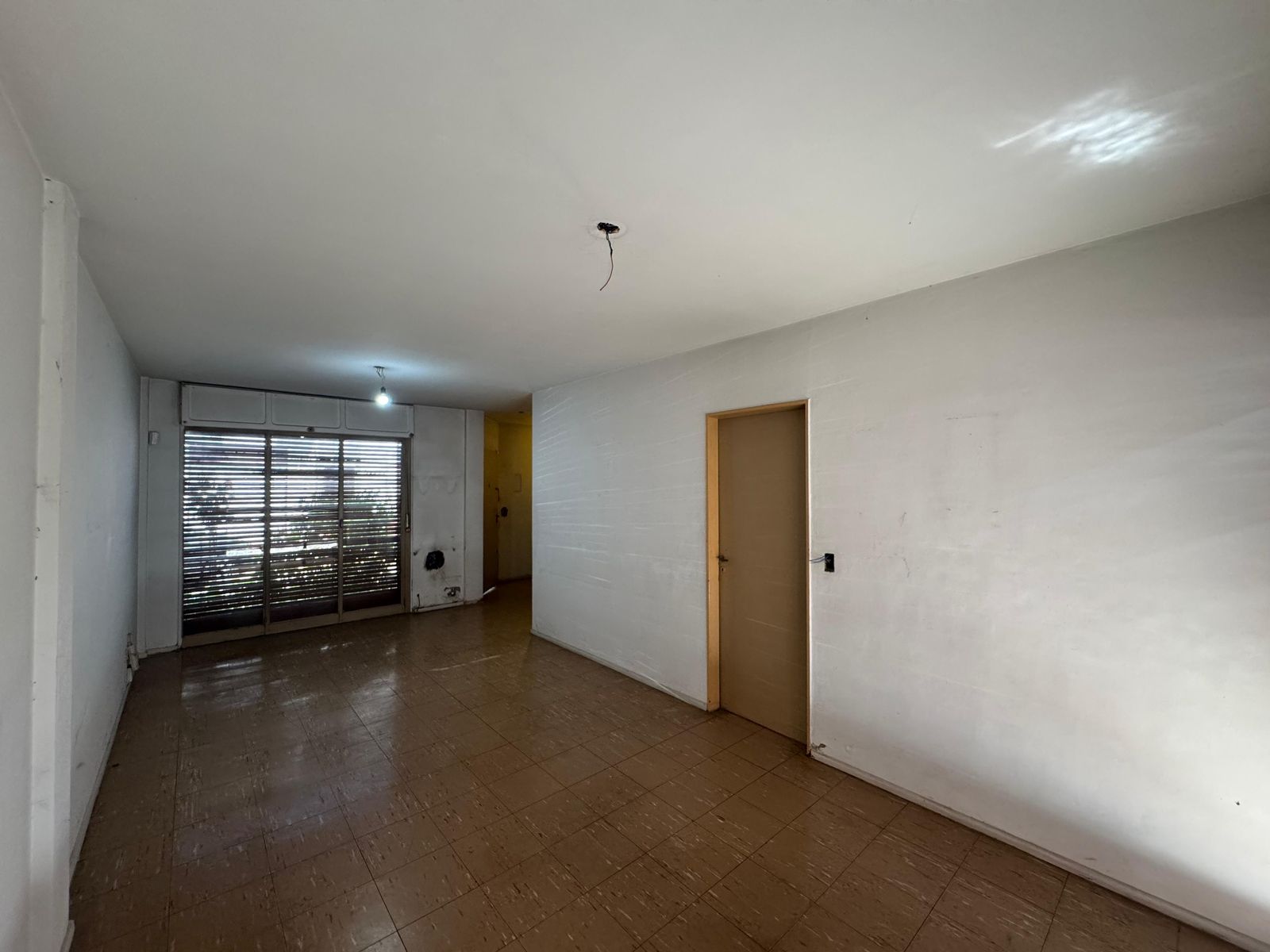 Muy Buen Dúplex con 3 Dormitorios en Barrio Cartero. Posee living-comedor, cocina, lavadero, jardín al frente, patio atrás y parrilla y 3 dormitorios con placard y baño completo. — foto 8