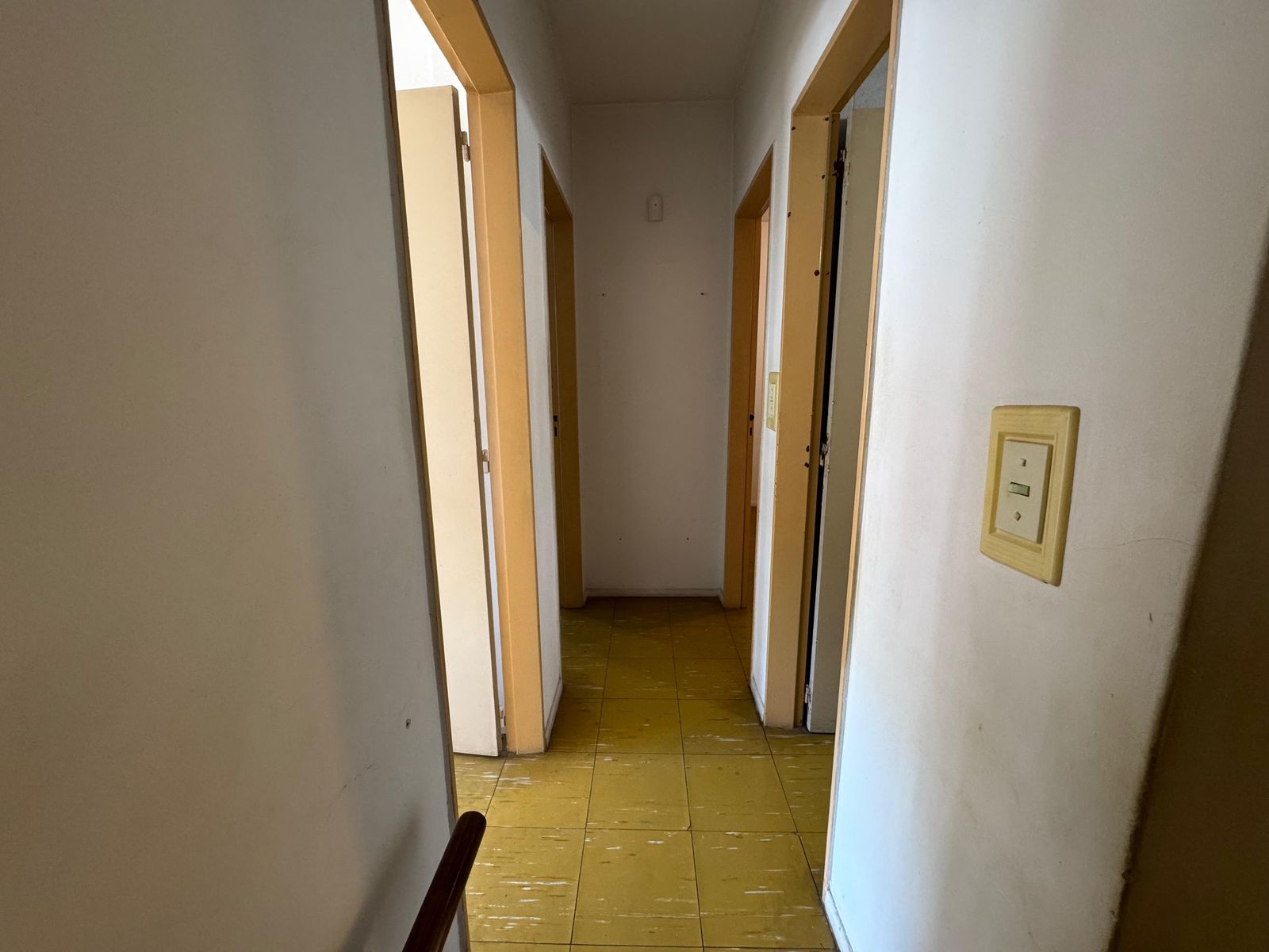 Muy Buen Dúplex con 3 Dormitorios en Barrio Cartero. Posee living-comedor, cocina, lavadero, jardín al frente, patio atrás y parrilla y 3 dormitorios con placard y baño completo. — foto 9