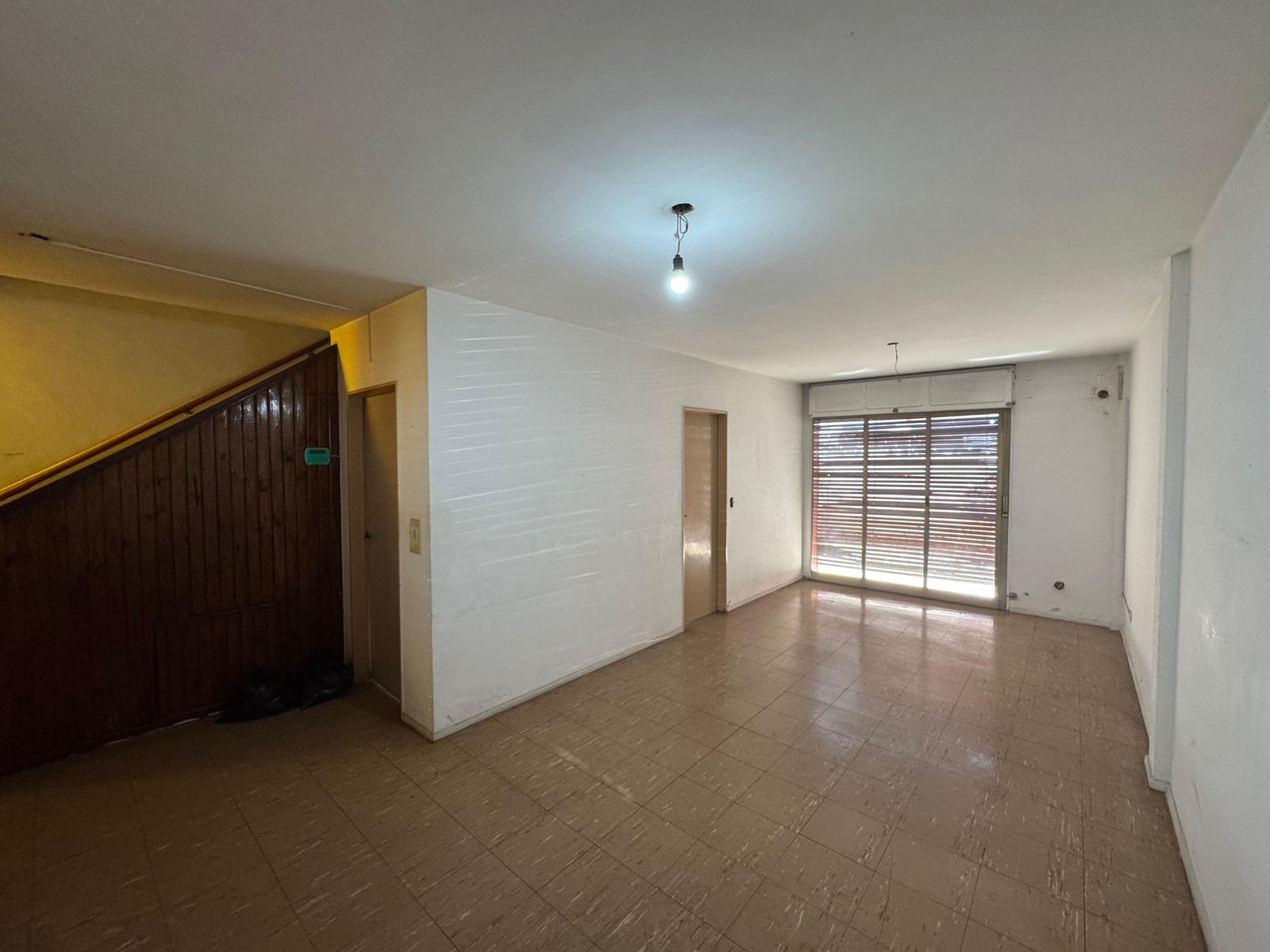 Muy Buen Dúplex con 3 Dormitorios en Barrio Cartero. Posee living-comedor, cocina, lavadero, jardín al frente, patio atrás y parrilla y 3 dormitorios con placard y baño completo. — foto 10
