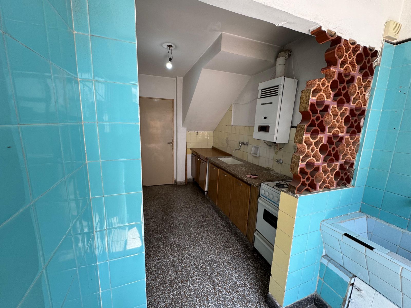 Muy Buen Dúplex con 3 Dormitorios en Barrio Cartero. Posee living-comedor, cocina, lavadero, jardín al frente, patio atrás y parrilla y 3 dormitorios con placard y baño completo. — foto 12