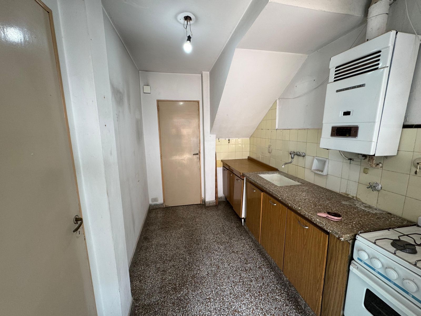 Muy Buen Dúplex con 3 Dormitorios en Barrio Cartero. Posee living-comedor, cocina, lavadero, jardín al frente, patio atrás y parrilla y 3 dormitorios con placard y baño completo. — foto 15