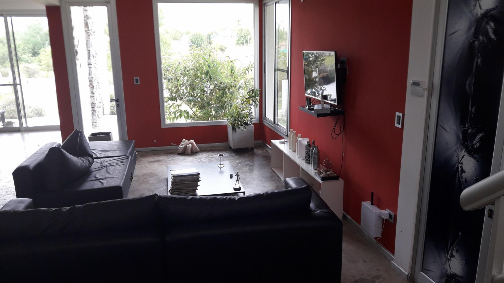 Hermosa y Excelente Propiedad en Potrero de los Funes, Pcia. de San Luis, con piscina, vista a las sierras y a 7 cuadras del lago. IMPERDIBLE Y EN UN LUGAR PRACTICAMENTE LIBRE DE INSEGURIDAD. — foto 7