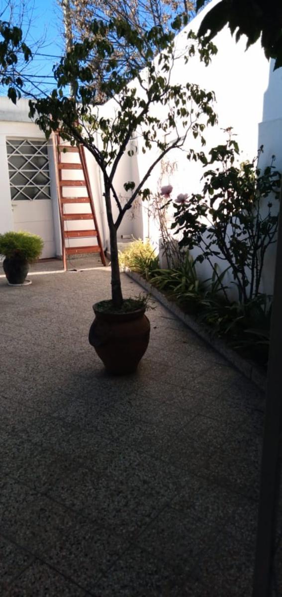 Excelente Propiedad en esquina, amplia y luminosa, muy cuidada.. — foto 6
