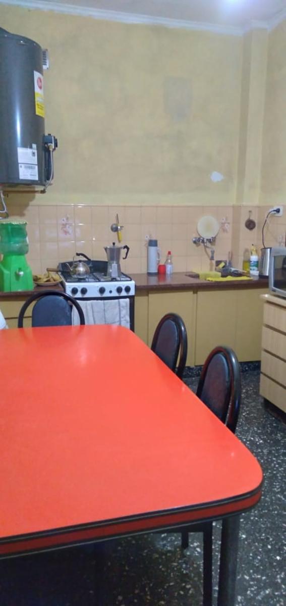 Excelente Propiedad en esquina, amplia y luminosa, muy cuidada.. — foto 10