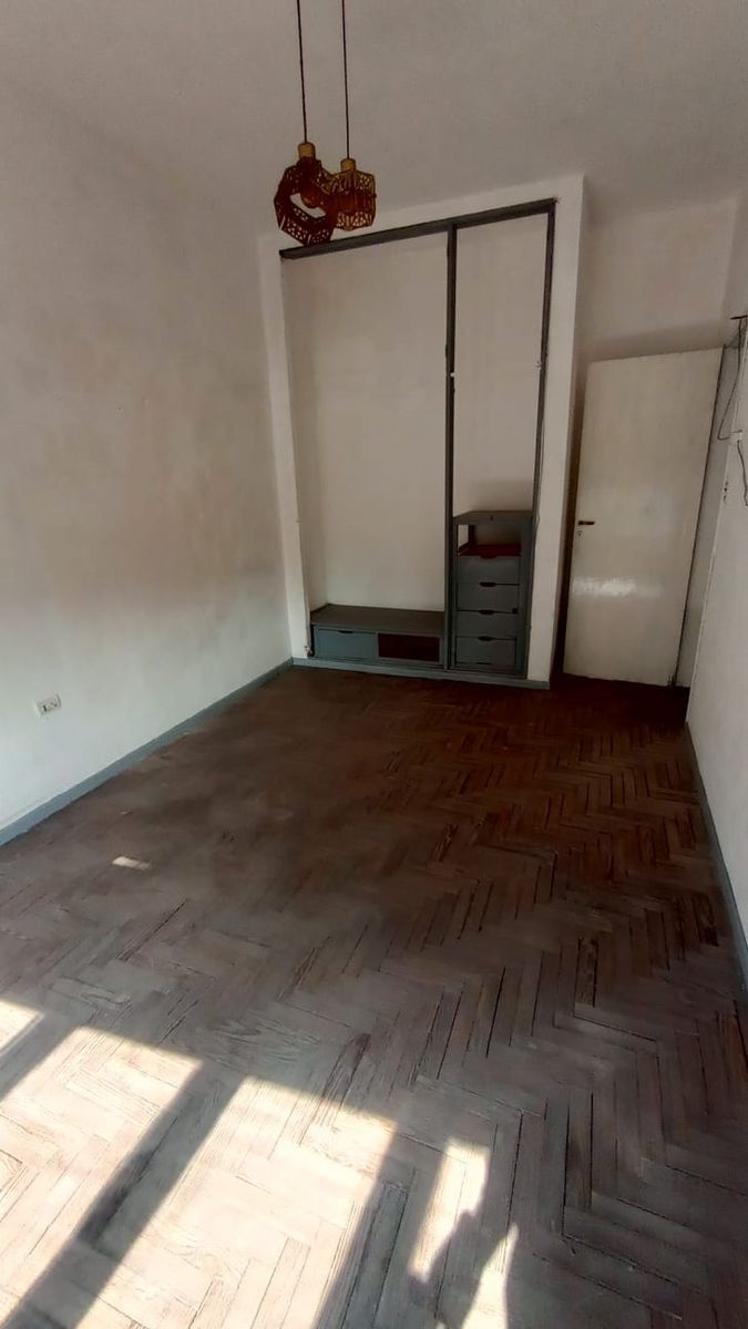 Departamento en PH 4 ambientes + patio + local a la calle en PB — foto 9