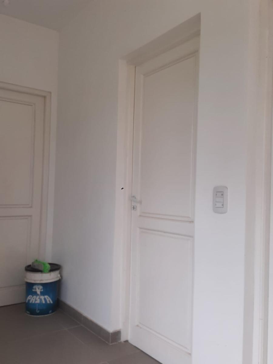 Perfecta casa a estrenar tipo tríplex de 4 ambientes en Barrio Privado Álvarez del Bosque — foto 7