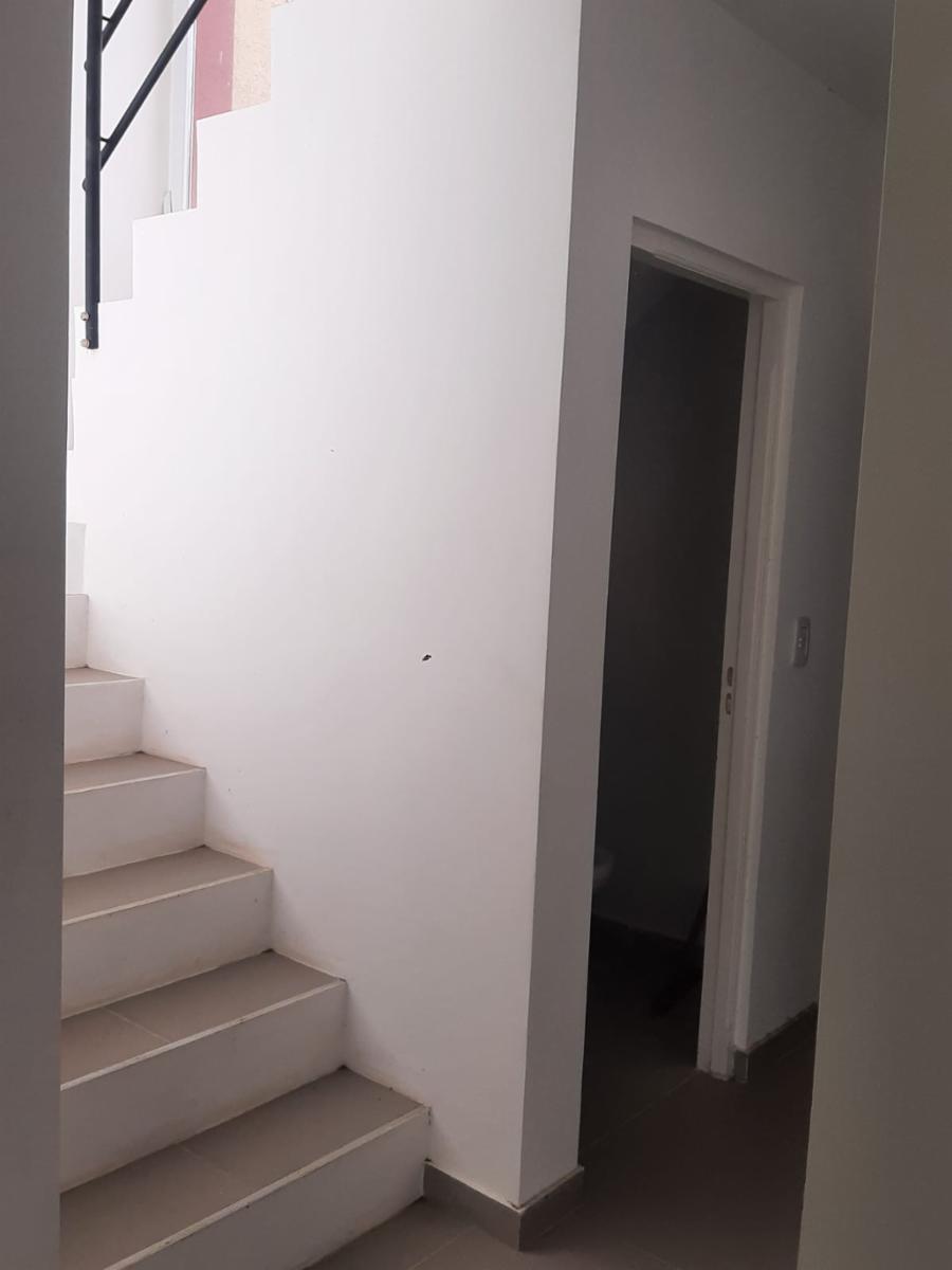 Perfecta casa a estrenar tipo tríplex de 4 ambientes en Barrio Privado Álvarez del Bosque — foto 10