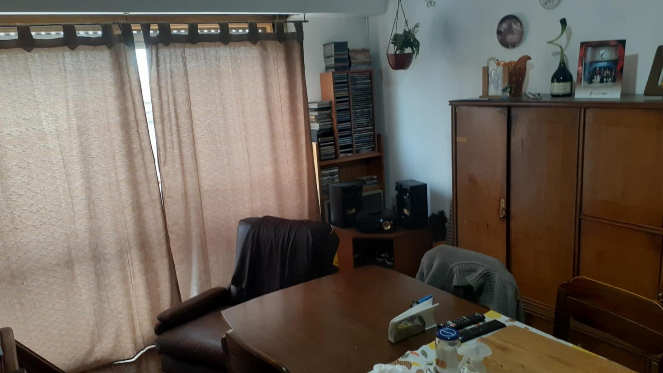 Excelente departamento 2 ambientes en el 4to piso.