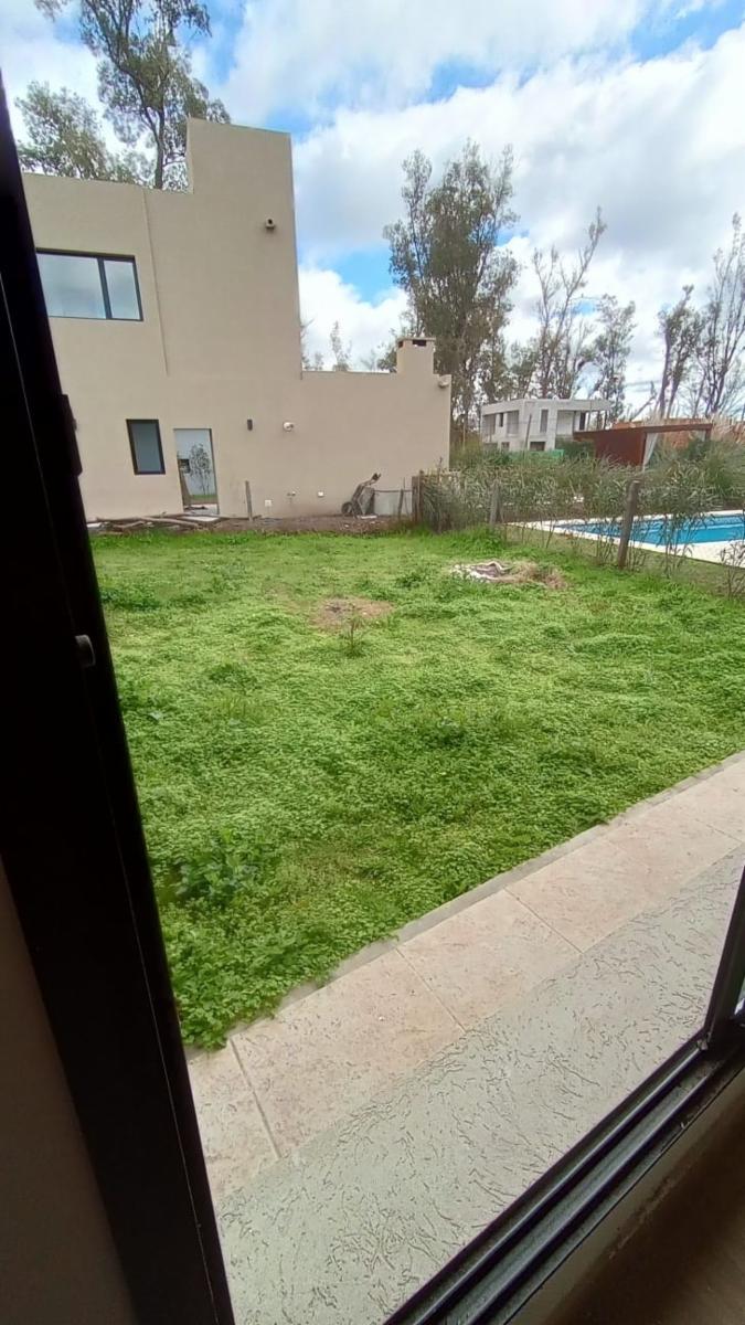 Casa en barrio cerrado Alvarez del Bosque — foto 2