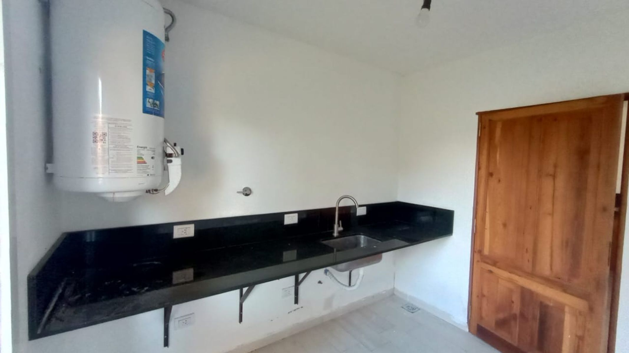 Espacios amplios, detalles únicos, vida tranquila. — foto 4