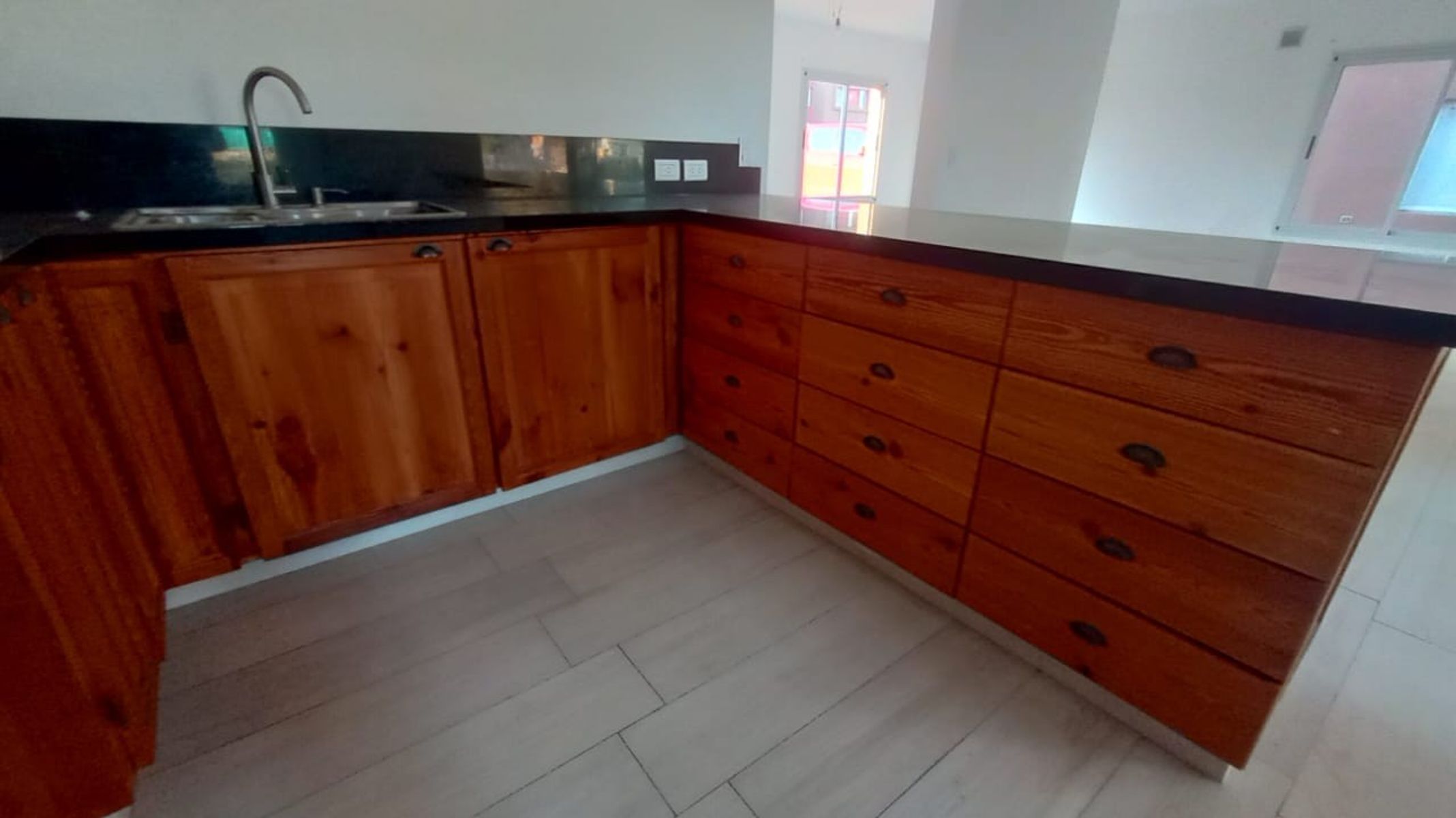Espacios amplios, detalles únicos, vida tranquila. — foto 15