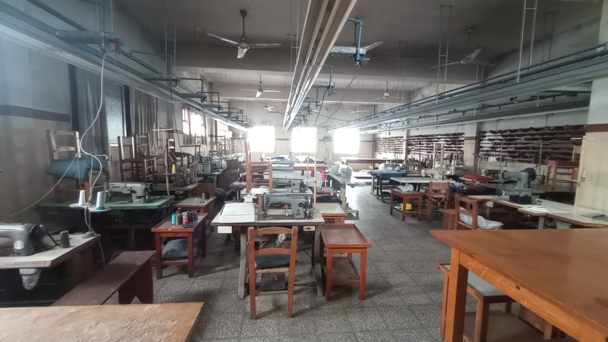 Excepcional Galpón Industrial y Textil en Dos Plantas - Caseros - 28