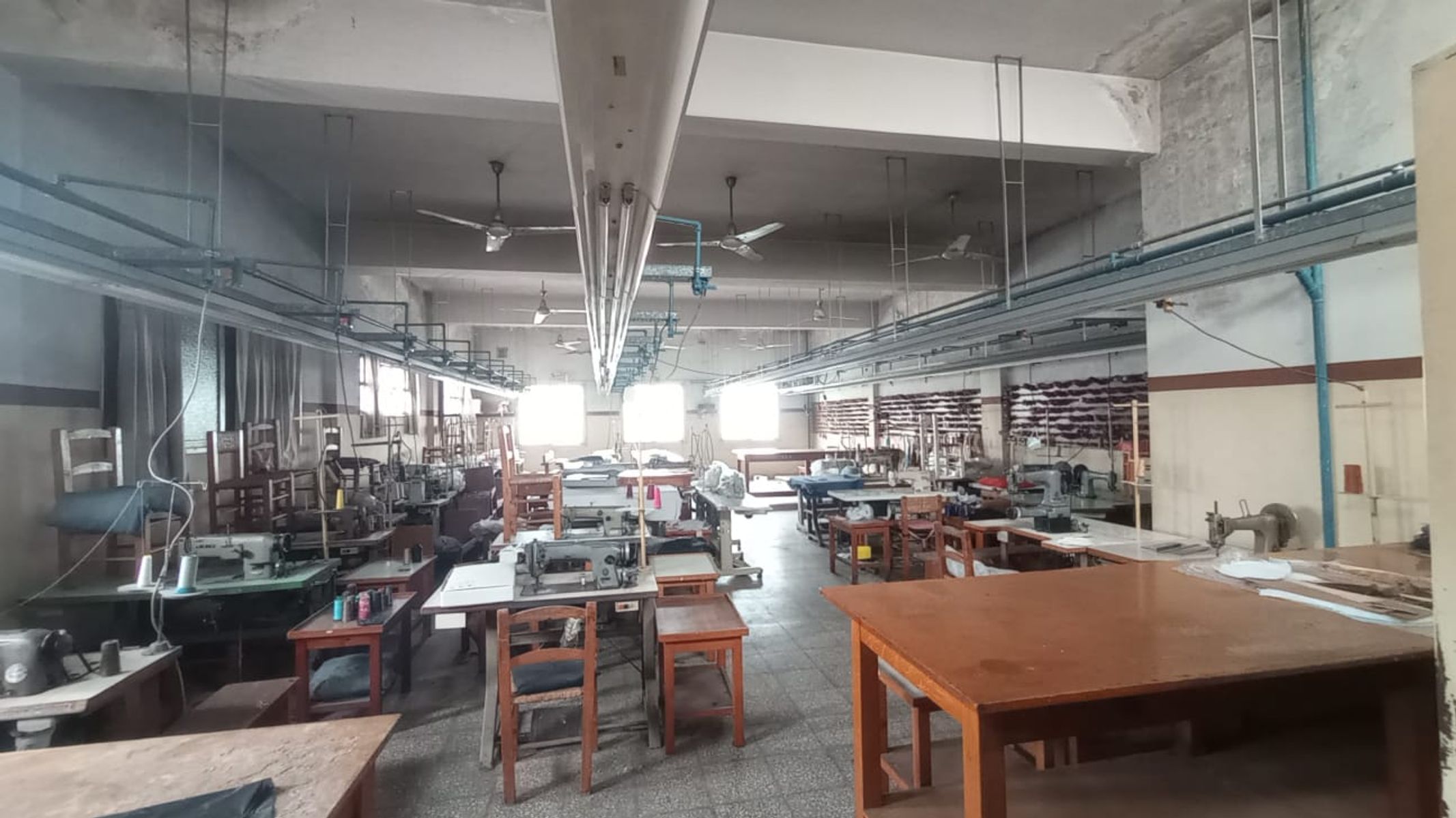 Excepcional Galpón Industrial y Textil en Dos Plantas - Caseros - 29