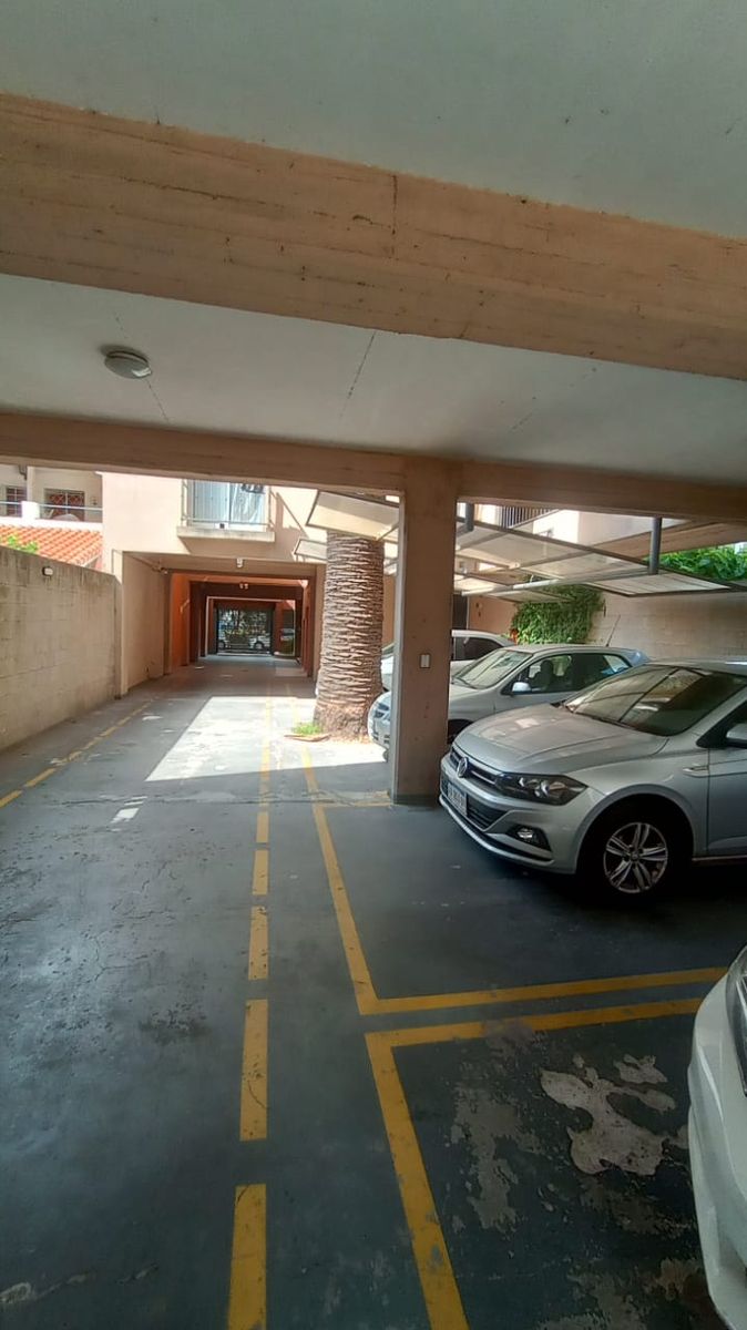 Luminoso Departamento de 2 Ambientes con Cochera y Baulera en El Palomar — foto 12