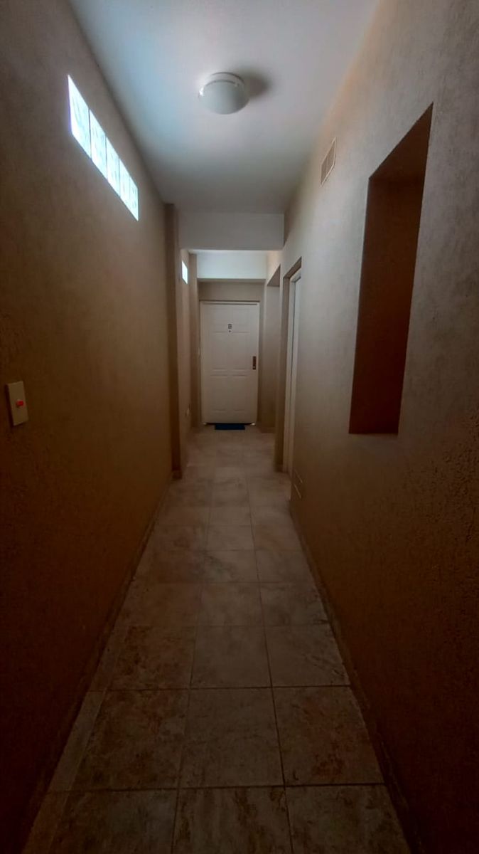 Luminoso Departamento de 2 Ambientes con Cochera y Baulera en El Palomar — foto 15