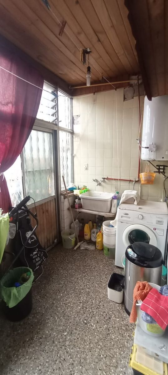 Propiedad en Esquina con Gran Parque y Potencial de Remodelación en Planta Baja — foto 5
