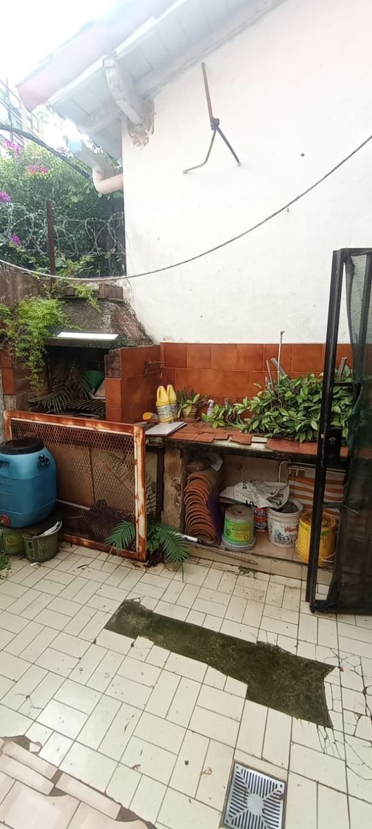 Propiedad en Esquina con Gran Parque y Potencial de Remodelación en Planta Baja — foto 12