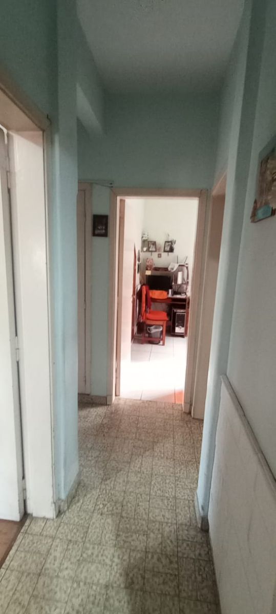 Propiedad en Esquina con Gran Parque y Potencial de Remodelación en Planta Baja — foto 15