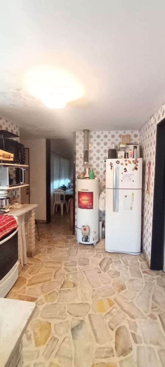 Chalet de Cuatro Ambientes Apta Crédito con Cochera Doble - 3