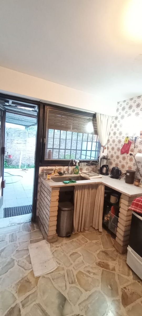 Chalet de Cuatro Ambientes Apta Crédito con Cochera Doble - 11