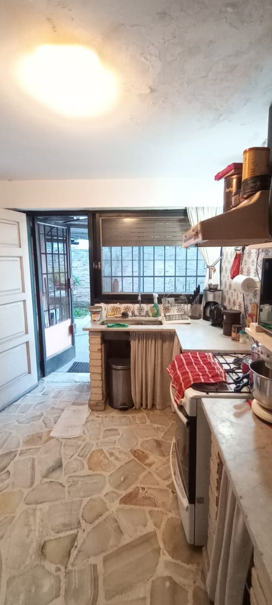 Chalet de Cuatro Ambientes Apta Crédito con Cochera Doble - 12