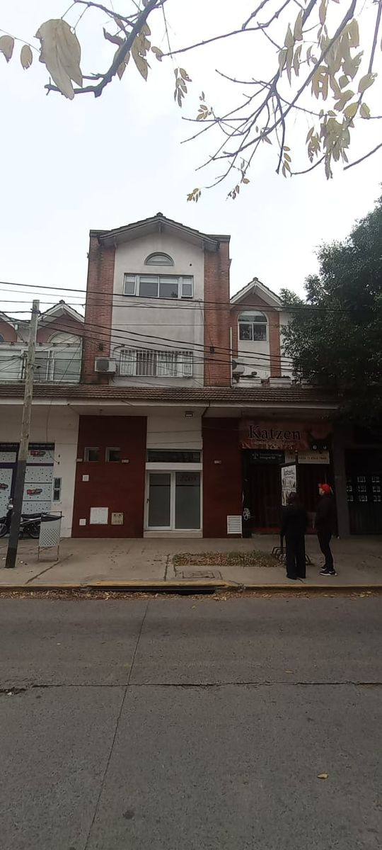 Alquiler de hermoso y luminoso departamento de 2 ambientes al frente en Ciudad Jardín - 2