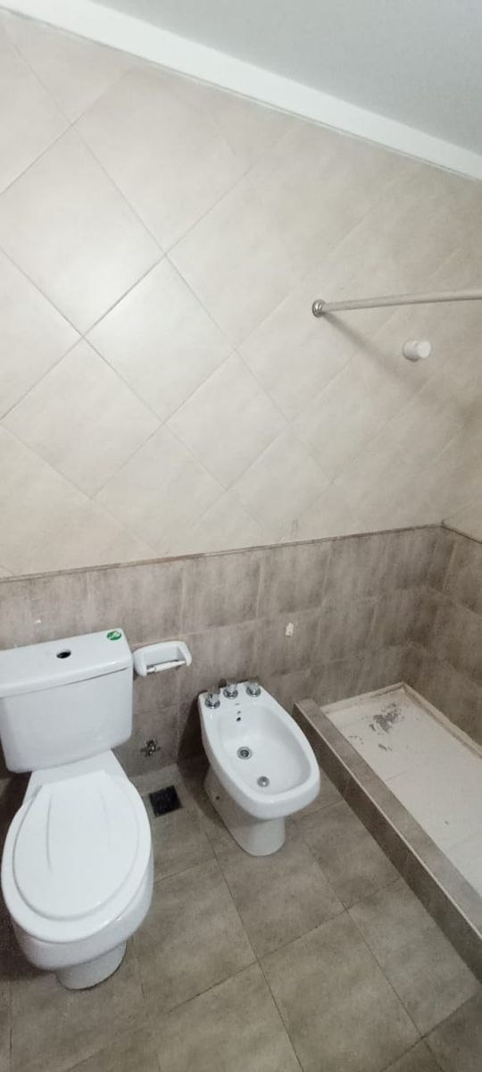 Alquiler de hermoso y luminoso departamento de 2 ambientes al frente en Ciudad Jardín - 21