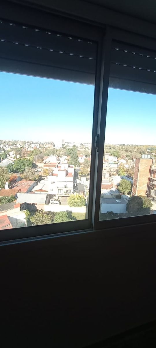Venta de excelente departamento de 2 ambientes con cochera y vista panorámica frente a la estación de Martín Coronado - 6