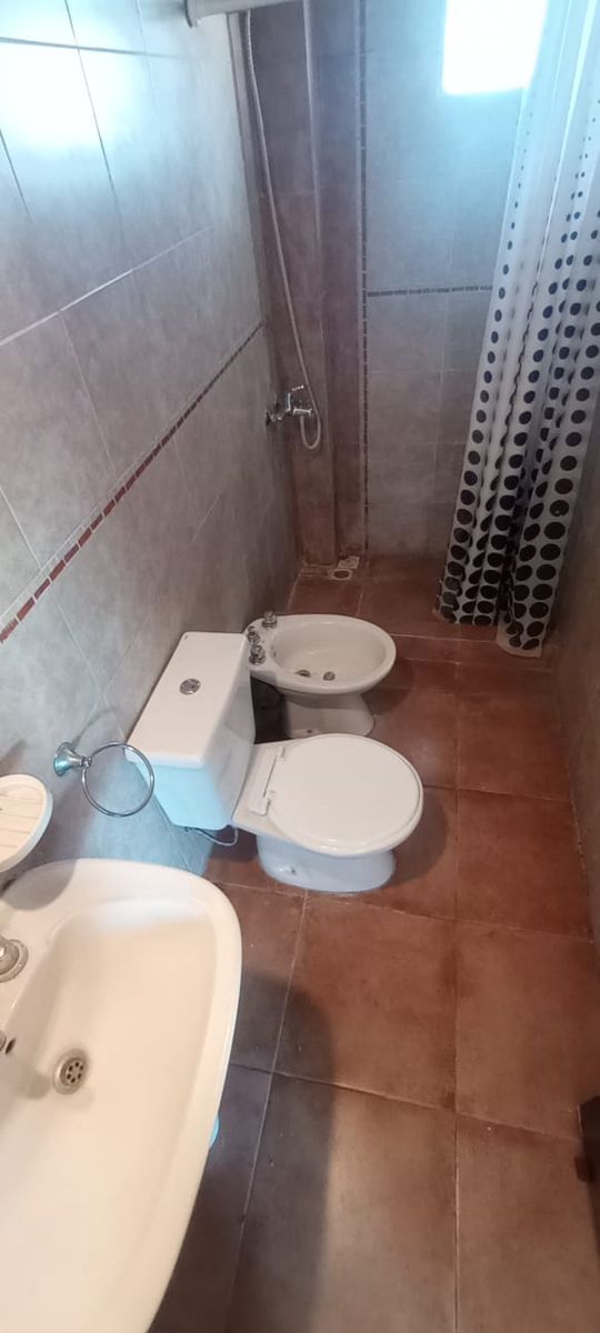 Venta de excelente departamento de 2 ambientes con cochera y vista panorámica frente a la estación de Martín Coronado - 7