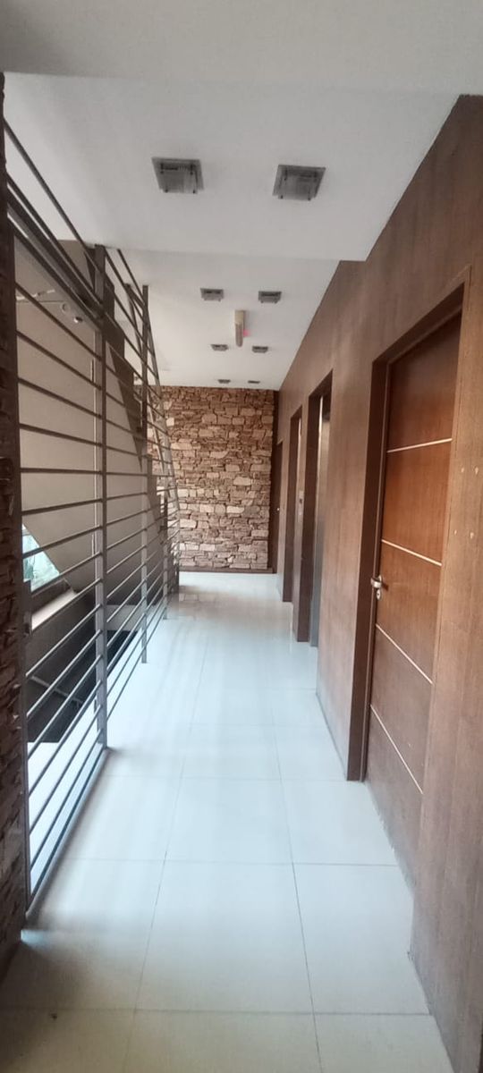 Venta de excelente departamento de 2 ambientes con cochera y vista panorámica frente a la estación de Martín Coronado - 13