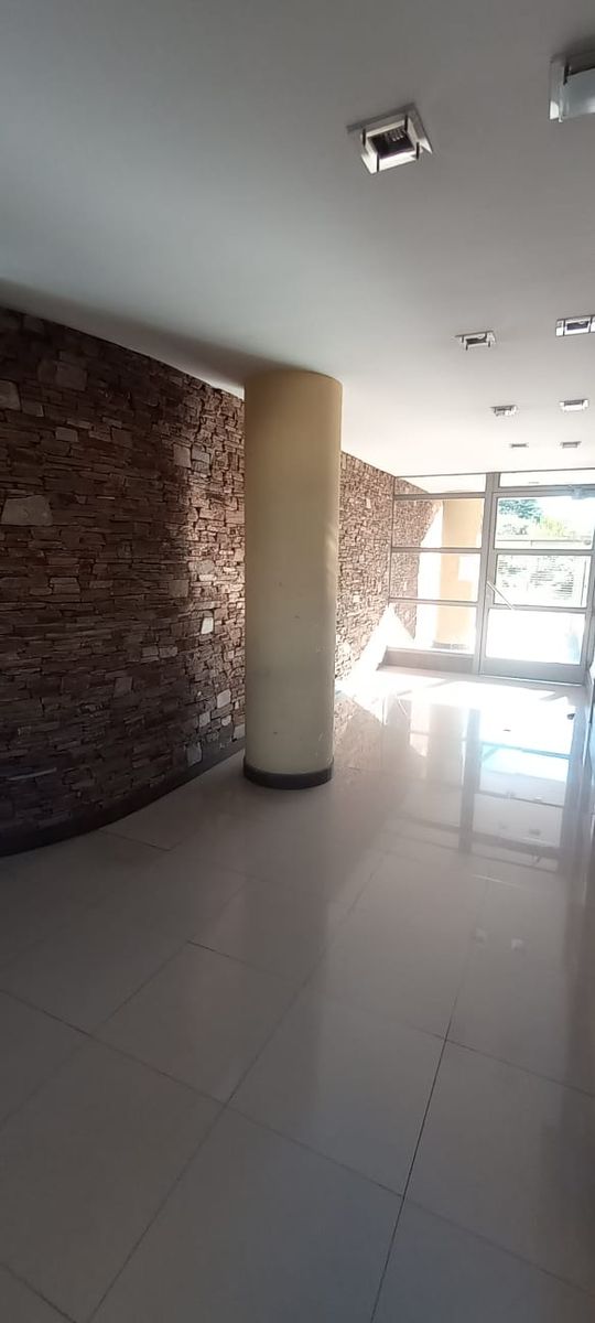 Venta de excelente departamento de 2 ambientes con cochera y vista panorámica frente a la estación de Martín Coronado - 14