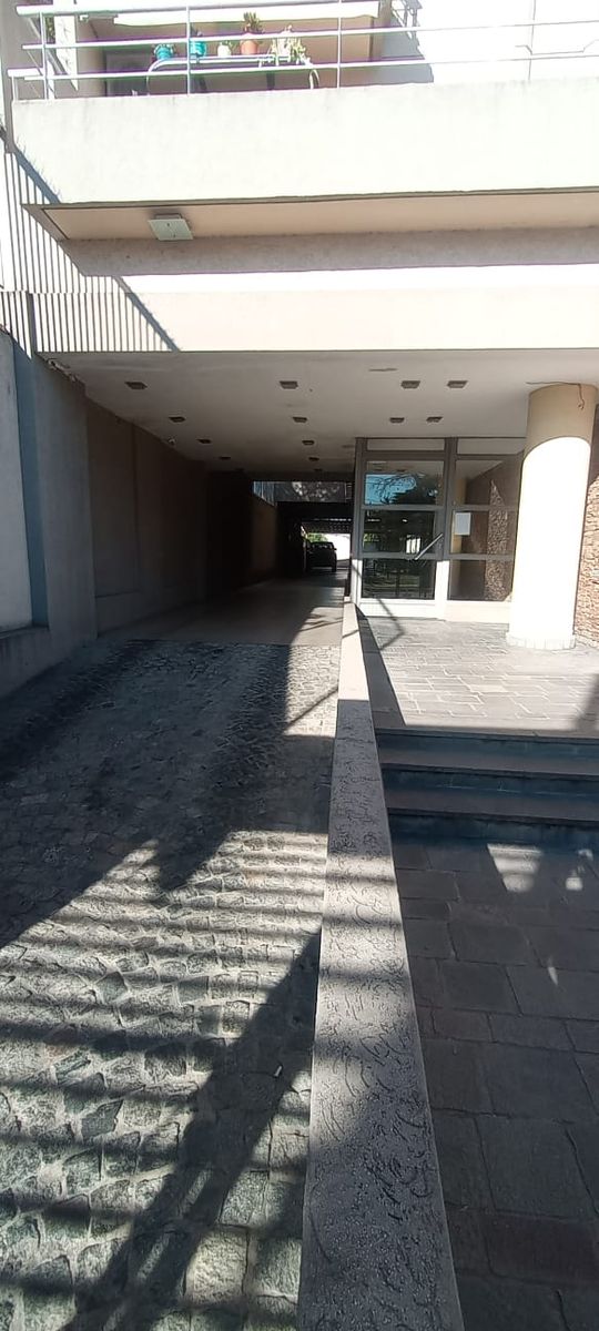 Venta de excelente departamento de 2 ambientes con cochera y vista panorámica frente a la estación de Martín Coronado - 17