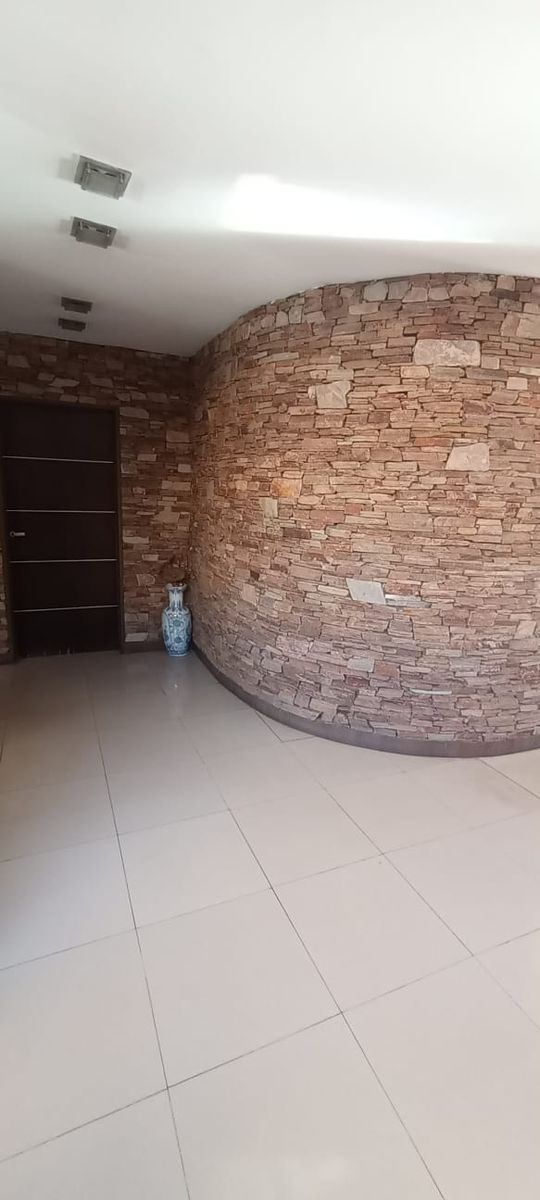 Venta de excelente departamento de 2 ambientes con cochera y vista panorámica frente a la estación de Martín Coronado - 18