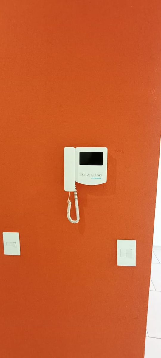 Venta o alquiler de excelente monoambiente luminoso a dos cuadras de la estación de El Palomar - 6