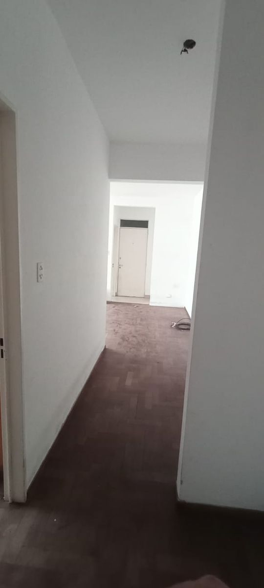Venta de luminoso departamento de 3 ambientes al contrafrente en excelente ubicación de Ciudad Jardín - 11