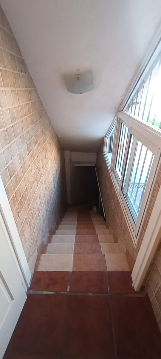Venta de excelente casa de categoría con 4 dormitorios, piscina, quincho y cochera doble - Apta crédito - Santos Dumont al 2200 - 4