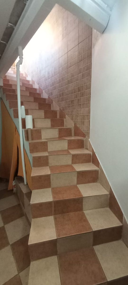 Venta de excelente casa de categoría con 4 dormitorios, piscina, quincho y cochera doble - Apta crédito - Santos Dumont al 2200 - 7