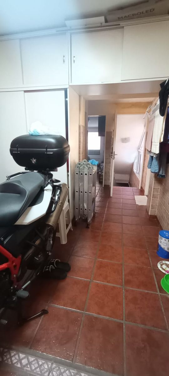 Venta de excelente casa de categoría con 4 dormitorios, piscina, quincho y cochera doble - Apta crédito - Santos Dumont al 2200 - 10