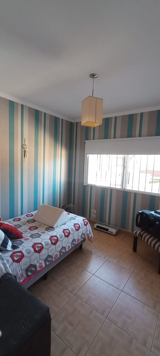 Venta de excelente casa de categoría con 4 dormitorios, piscina, quincho y cochera doble - Apta crédito - Santos Dumont al 2200 - 11